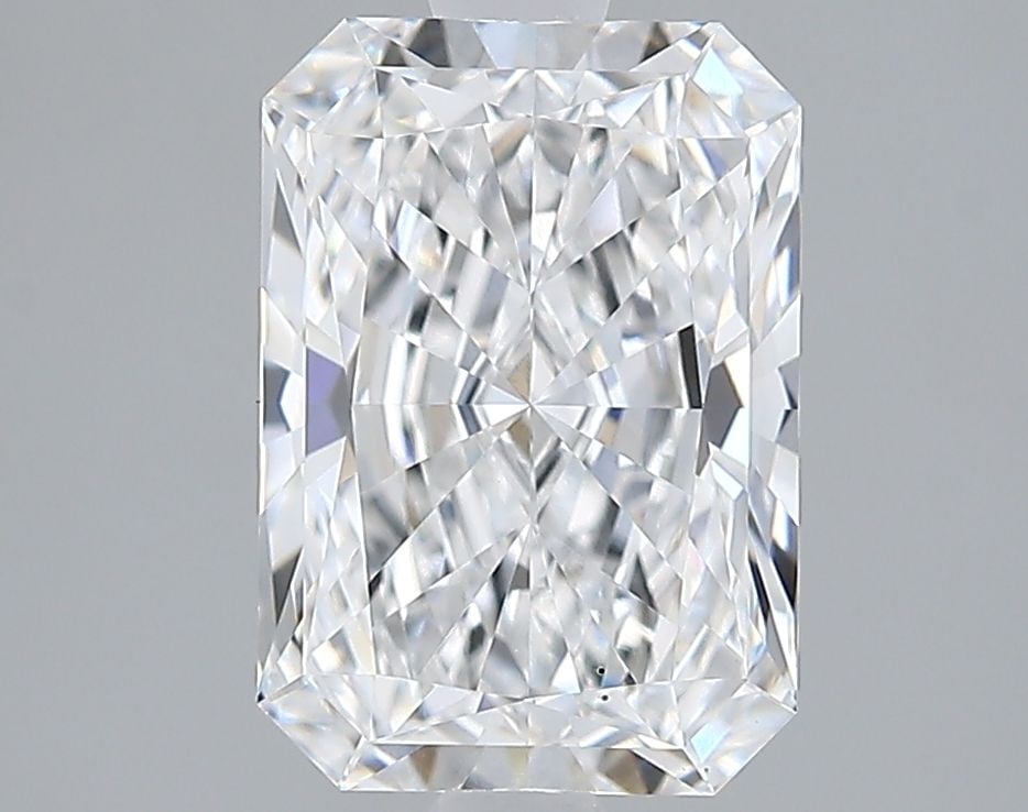 Loose Diamond - RADIANT 2.14ct E VS2: Loose Diamond - RADIANT 2.14ct E VS2 Source: This is a real non-mined Diamond that has been grown in a lab Shape: RADIANT Carats: 2.14 Color: E Clarity: VS2 Certification: GIA Video: Video Link The