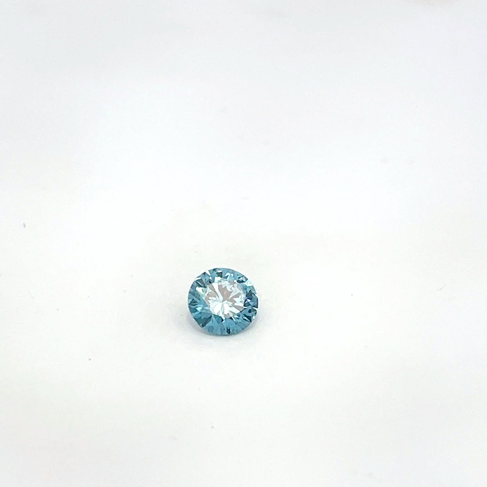Loose Diamond - ROUND 1.15ct Fancy Blue VS2: Loose Diamond - ROUND 1.15ct Fancy Blue VS2 Source: This is a real non-mined Diamond that has been grown in a lab Shape: ROUND Carats: 1.15 Color: Fancy Blue Certification: NONE The Diamond Depot Guar