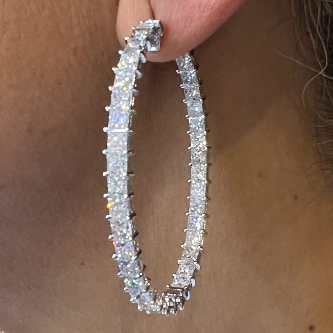 18K White Gold 9.12 Ct Diamond Hoop Earrings with 92 Princess Cuts: 18K White Gold 9.12 Ct Diamond Hoop Earrings with 92 Princess Cuts Elevate your style with these exquisite 18K white gold hoop earrings, featuring 92 stunning princess-cut diamonds with a total weight