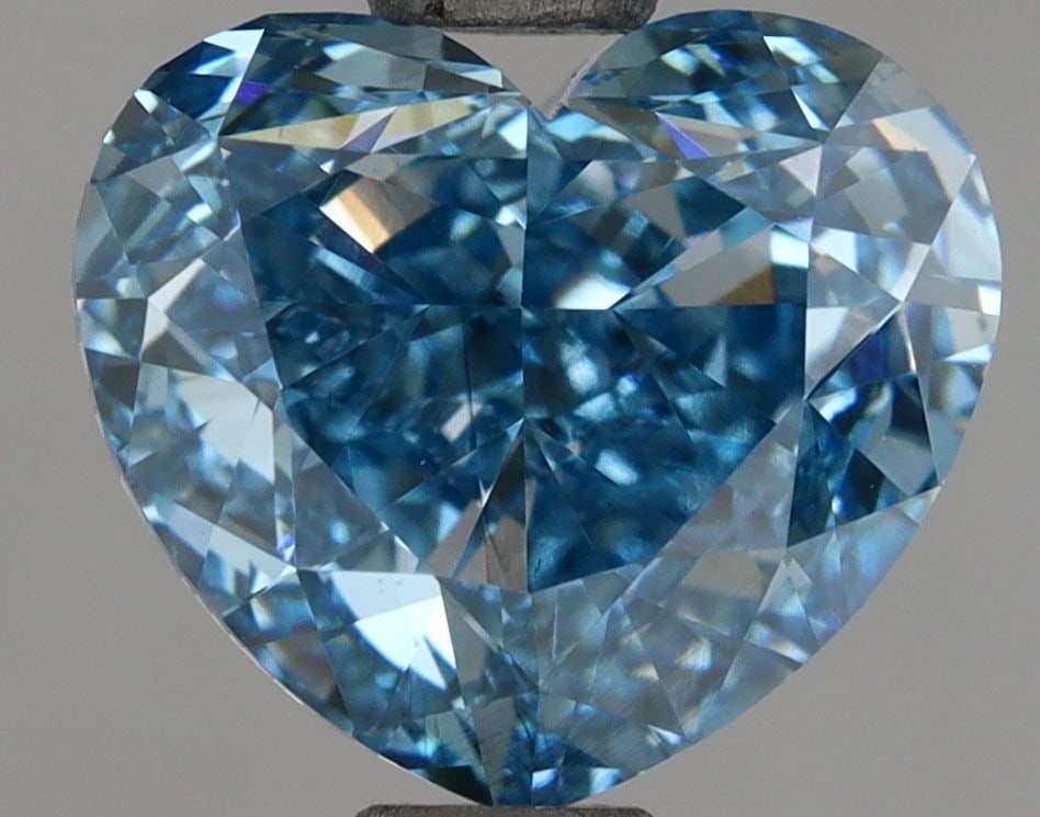 Loose Diamond - HEART 2.52ct Fancy Vivid Blue VS2: Loose Diamond - HEART 2.52ct Fancy Vivid Blue VS2 Source: This is a real non-mined Diamond that has been grown in a lab Shape: HEART Carats: 2.52 Color: Fancy Vivid Blue Certification: IGI Video: