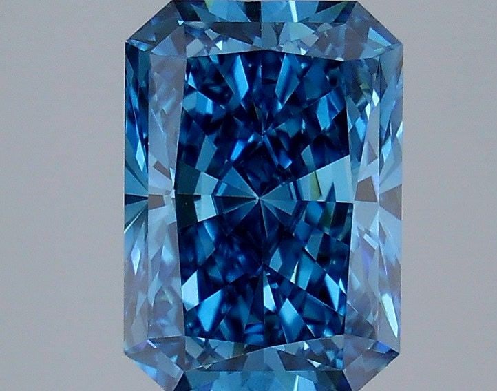 Loose Diamond - RADIANT 3.07ct Fancy Vivid Blue VS1: Loose Diamond - RADIANT 3.07ct Fancy Vivid Blue VS1 Source: This is a real non-mined Diamond that has been grown in a lab Shape: RADIANT Carats: 3.07 Color: Fancy Vivid Blue Certification: IGI Video: