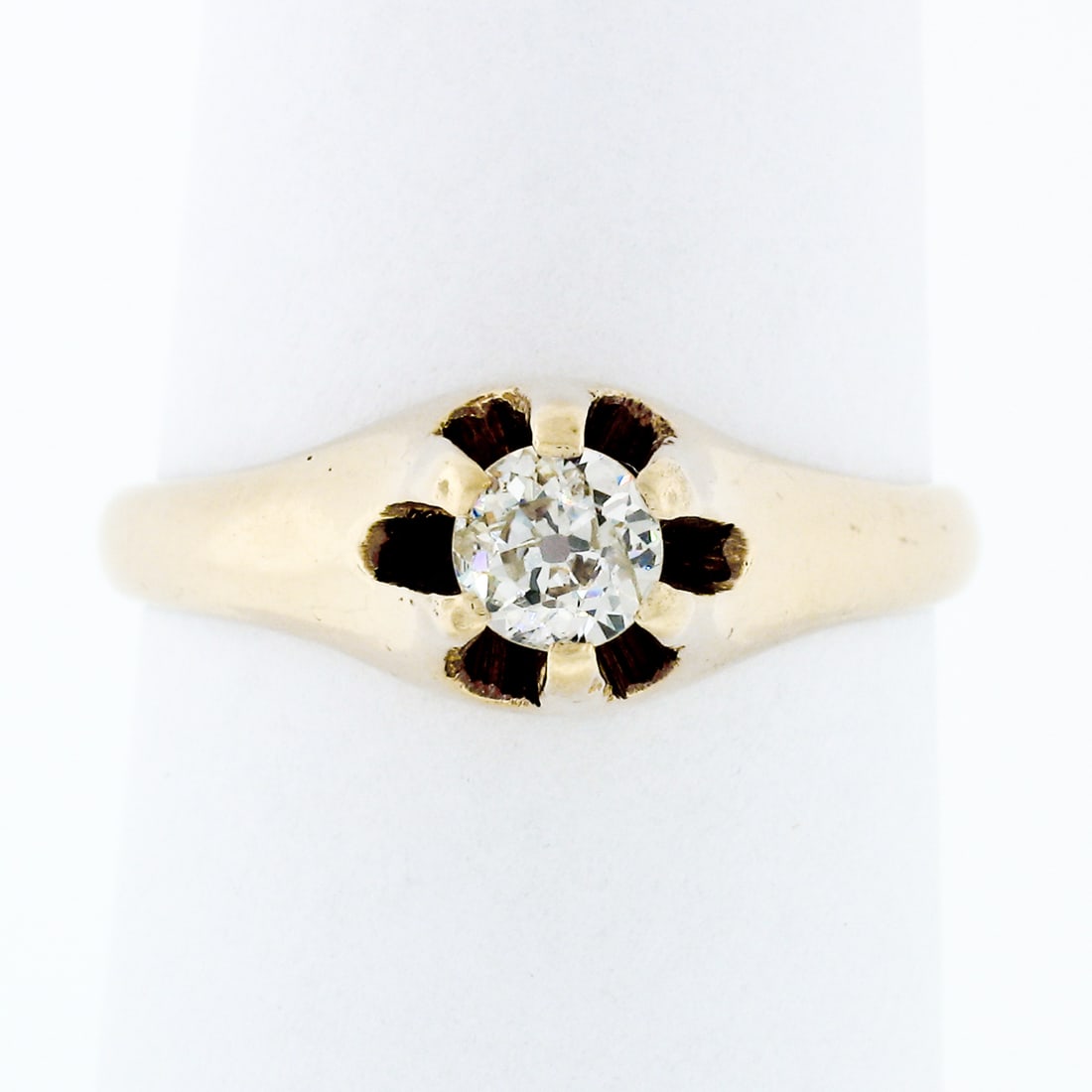 Antique Victorian 14K Gold 0.32ct Diamond Solitaire Ring: Antique Victorian 14K Gold 0.32ct Diamond Solitaire Ring This stunning Antique Victorian solitaire ring is crafted from solid 14K yellow gold and features a beautiful 0.32ct natural diamond set in a c