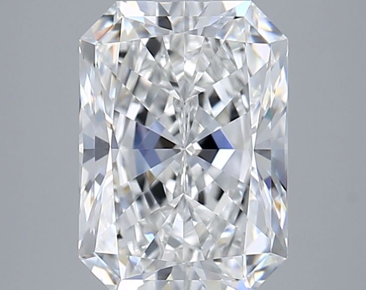 Loose Diamond - RADIANT 2.83ct E VVS2: Loose Diamond - RADIANT 2.83ct E VVS2 Source: This is a real non-mined Diamond that has been grown in a lab Shape: RADIANT Carats: 2.83 Color: E Clarity: VVS2 Certification: GIA Video: Video Link 