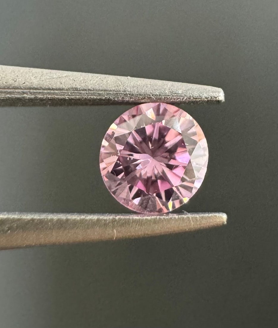 Loose Diamond - ROUND 0.11ct Fancy Intense Purplish Pink VS1: Loose Diamond - ROUND 0.11ct Fancy Intense Purplish Pink VS1 Source: Natural Shape: ROUND Carats: 0.11 Color: Fancy Intense Purplish Pink Certification: GIA Video: