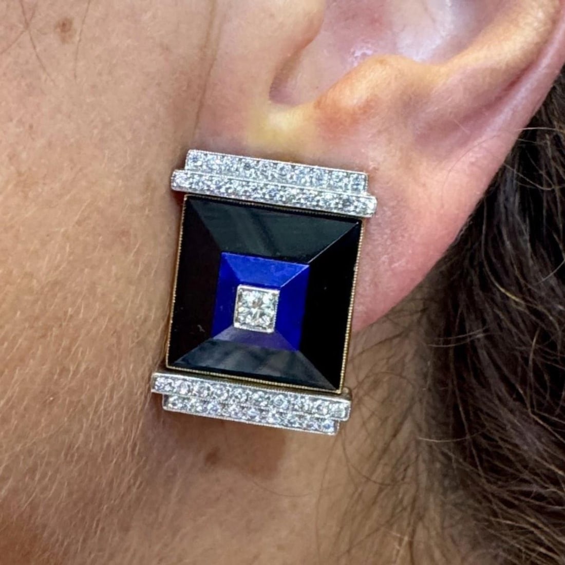 18K Yellow Gold Platinum Lapis Lazuli Onyx Diamond Earrings 2.25 Ct: 18K Yellow Gold Platinum Lapis Lazuli Onyx Diamond Earrings 2.25 Ct Elevate your elegance with these stunning 18K Yellow Gold and Platinum earrings, beautifully adorned with Lapis Lazuli, Onyx, and a