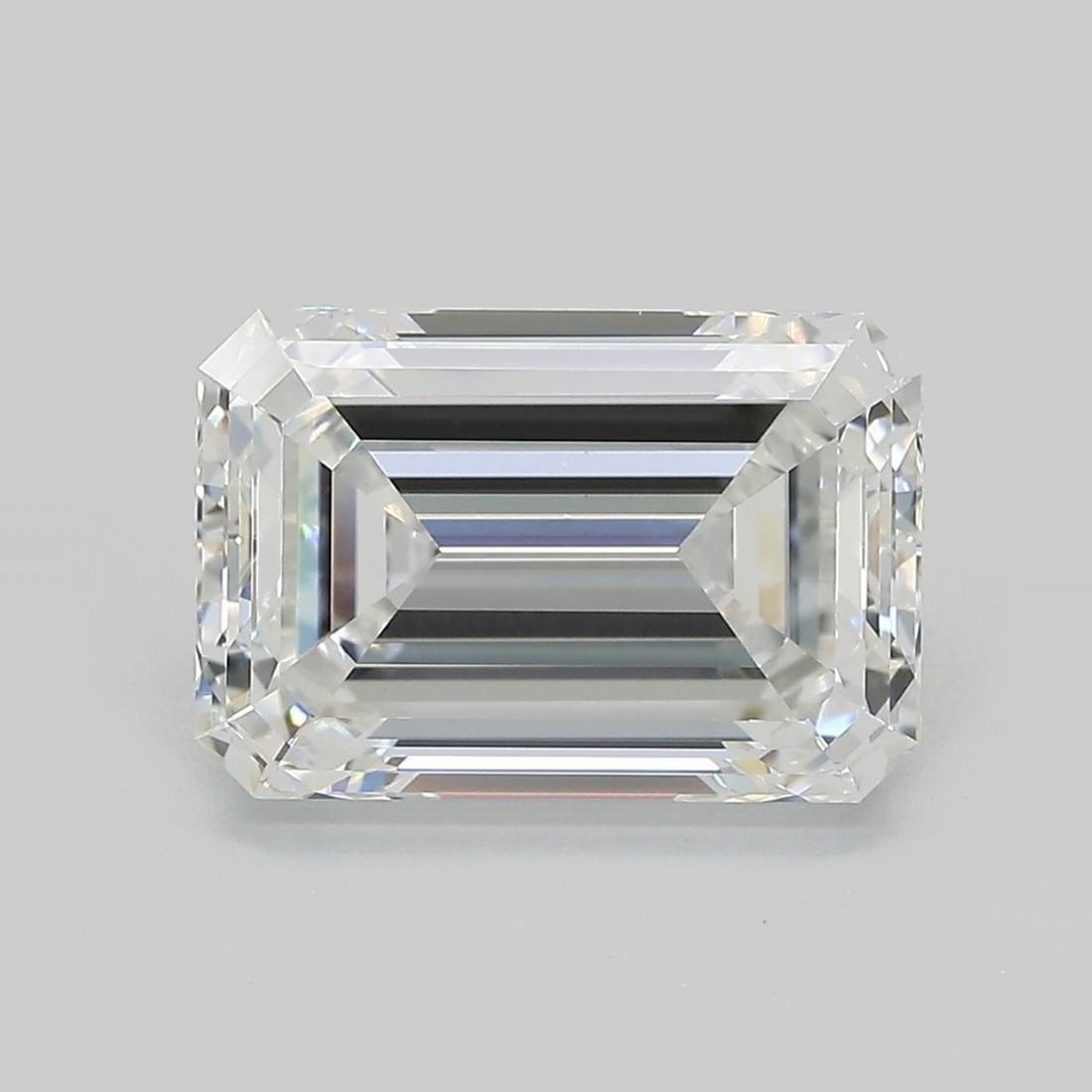 Loose Diamond - EMERALD 4.92ct E VVS2: Loose Diamond - EMERALD 4.92ct E VVS2 Source: This is a real non-mined Diamond that has been grown in a lab Shape: EMERALD Carats: 4.92 Color: E Clarity: VVS2 Certification: IGI Video: