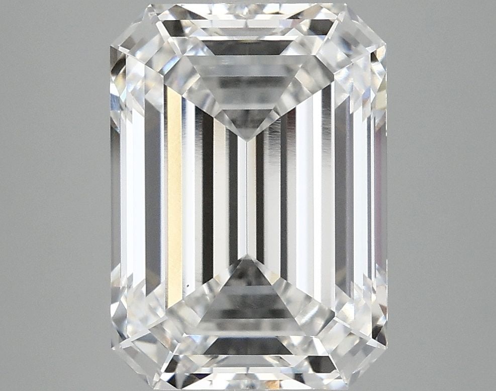 Loose Diamond - EMERALD 5.07ct E VS1: Loose Diamond - EMERALD 5.07ct E VS1 Source: This is a real non-mined Diamond that has been grown in a lab Shape: EMERALD Carats: 5.07 Color: E Clarity: VS1 Certification: IGI Video: