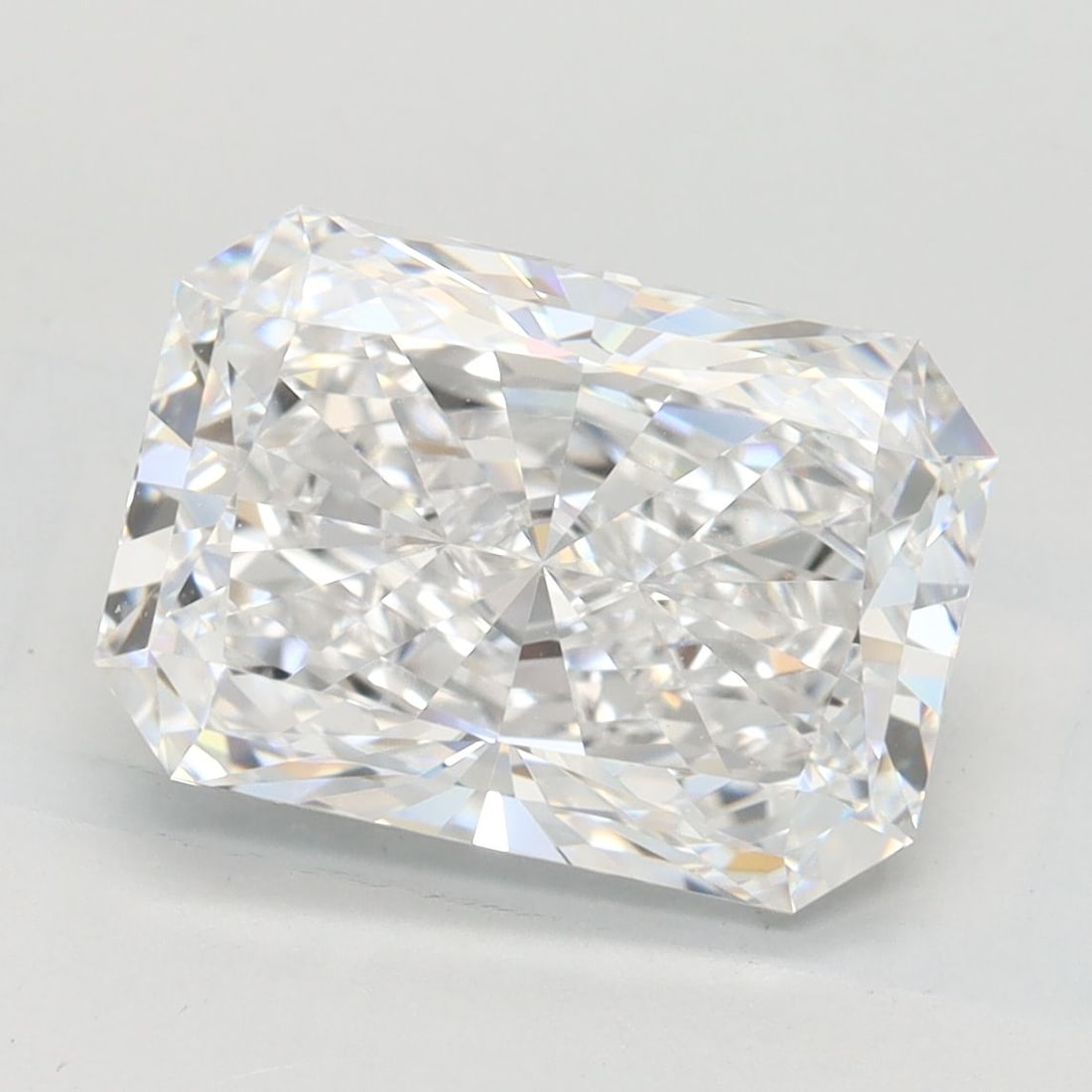 Loose Diamond - RADIANT 3.21ct D IF: Loose Diamond - RADIANT 3.21ct D IF Source: This is a real non-mined Diamond that has been grown in a lab Shape: RADIANT Carats: 3.21 Color: D Clarity: IF Certification: IGI Video: Video Link The