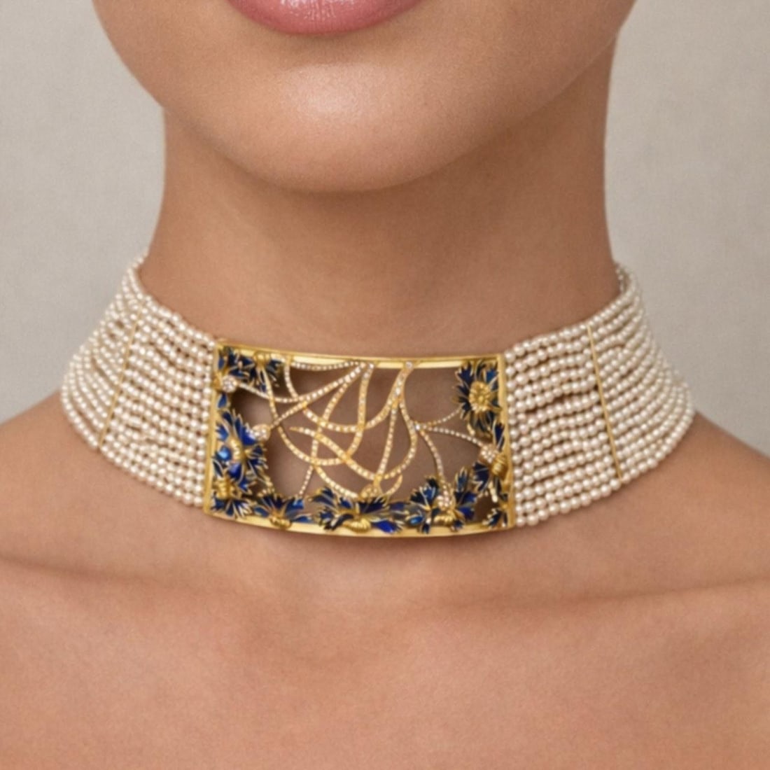18K Yellow Gold Choker Necklace with Cultured Pearls and Diamonds: 18K Yellow Gold Choker Necklace with Cultured Pearls and Diamonds This elegant choker necklace features cultured pearls and approximately 4.00 carats of diamonds set in 18K yellow gold. The diamonds a