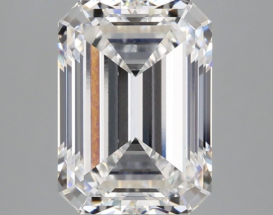 Loose Diamond - EMERALD 4.05ct E VS1: Loose Diamond - EMERALD 4.05ct E VS1 Source: This is a real non-mined Diamond that has been grown in a lab Shape: EMERALD Carats: 4.05 Color: E Clarity: VS1 Certification: IGI Video: Video Link The