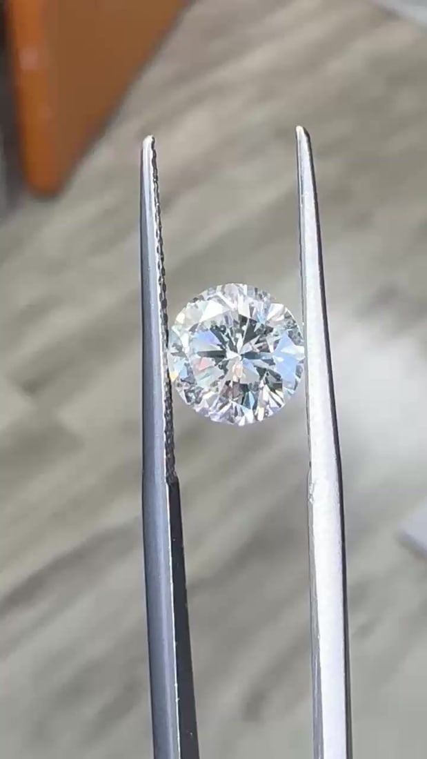 Loose Diamond - ROUND 1.78ct E SI2: Loose Diamond - ROUND 1.78ct E SI2 Source: Natural Shape: ROUND Carats: 1.78 Color: E Clarity: SI2 Certification: EGL Video: