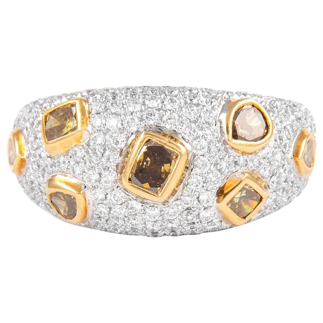 2.68ct Fancy Dark Green Brown Diamond Ring 18k Gold: 2.68ct Fancy Dark Green Brown Diamond Ring 18k Gold This exquisite ring features a stunning array of fancy dark green and brown diamonds totaling 2.68 carats, expertly crafted in 18k yellow and white