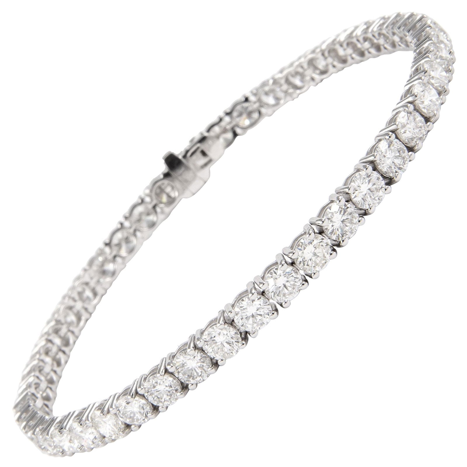 8.90ct Diamond Tennis Bracelet 18k White Gold Contemporary: 8.90ct Diamond Tennis Bracelet 18k White Gold Contemporary This exquisite 8.90ct diamond tennis bracelet is crafted from 18k white gold, showcasing 45 round brilliant diamonds totaling approximately 9