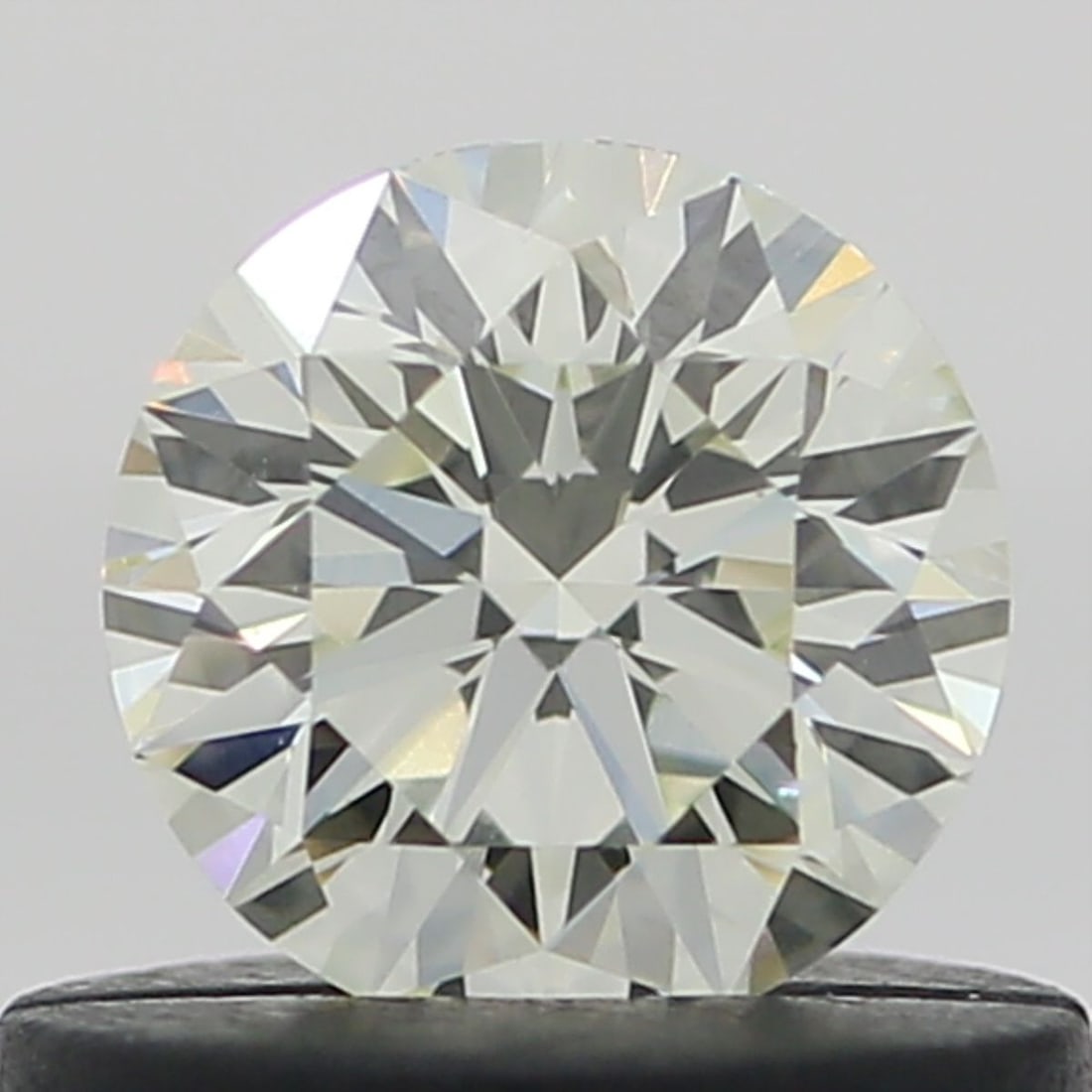 Loose Diamond - ROUND 0.45ct O-P VS2: Loose Diamond - ROUND 0.45ct O-P VS2 Source: Natural Shape: ROUND Carats: 0.45 Color: O-P Certification: NONE Video: