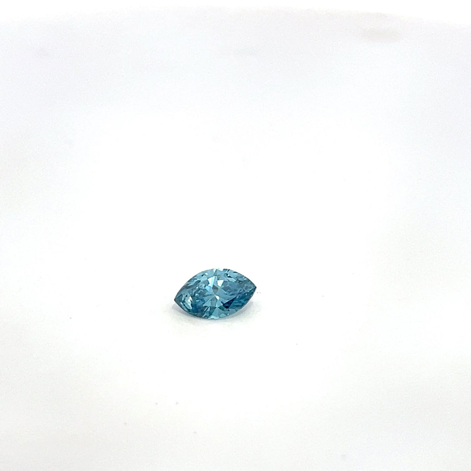 Loose Diamond - MARQUISE 1.13ct Fancy Blue VS2: Loose Diamond - MARQUISE 1.13ct Fancy Blue VS2 Source: This is a real non-mined Diamond that has been grown in a lab Shape: MARQUISE Carats: 1.13 Color: Fancy Blue Certification: NONE The Diamond Depo