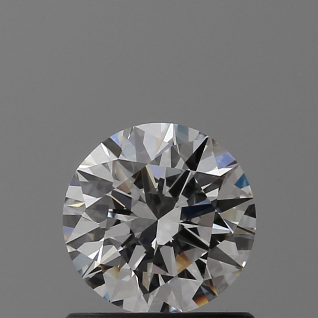 Loose Diamond - ROUND 0.7ct E VVS2: Loose Diamond - ROUND 0.7ct E VVS2 Source: Natural Shape: ROUND Carats: 0.7 Color: E Clarity: VVS2 Certification: GIA Video: