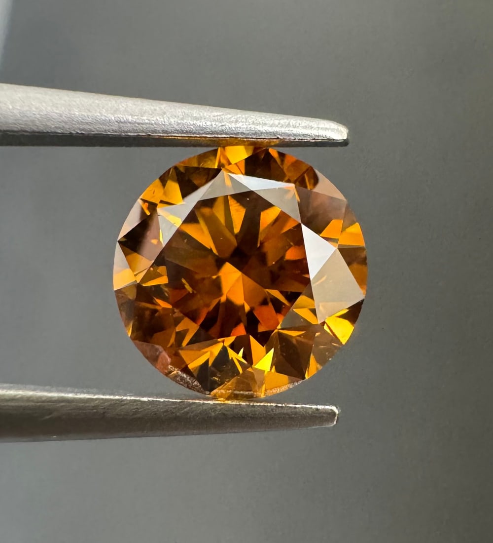 Loose Diamond - ROUND 0.5ct Fancy Deep Yellowish Orange SI2: Loose Diamond - ROUND 0.5ct Fancy Deep Yellowish Orange SI2 Source: Natural Shape: ROUND Carats: 0.5 Color: Fancy Deep Yellowish Orange Certification: GIA The Diamond Depot Guarantee: All items in thi