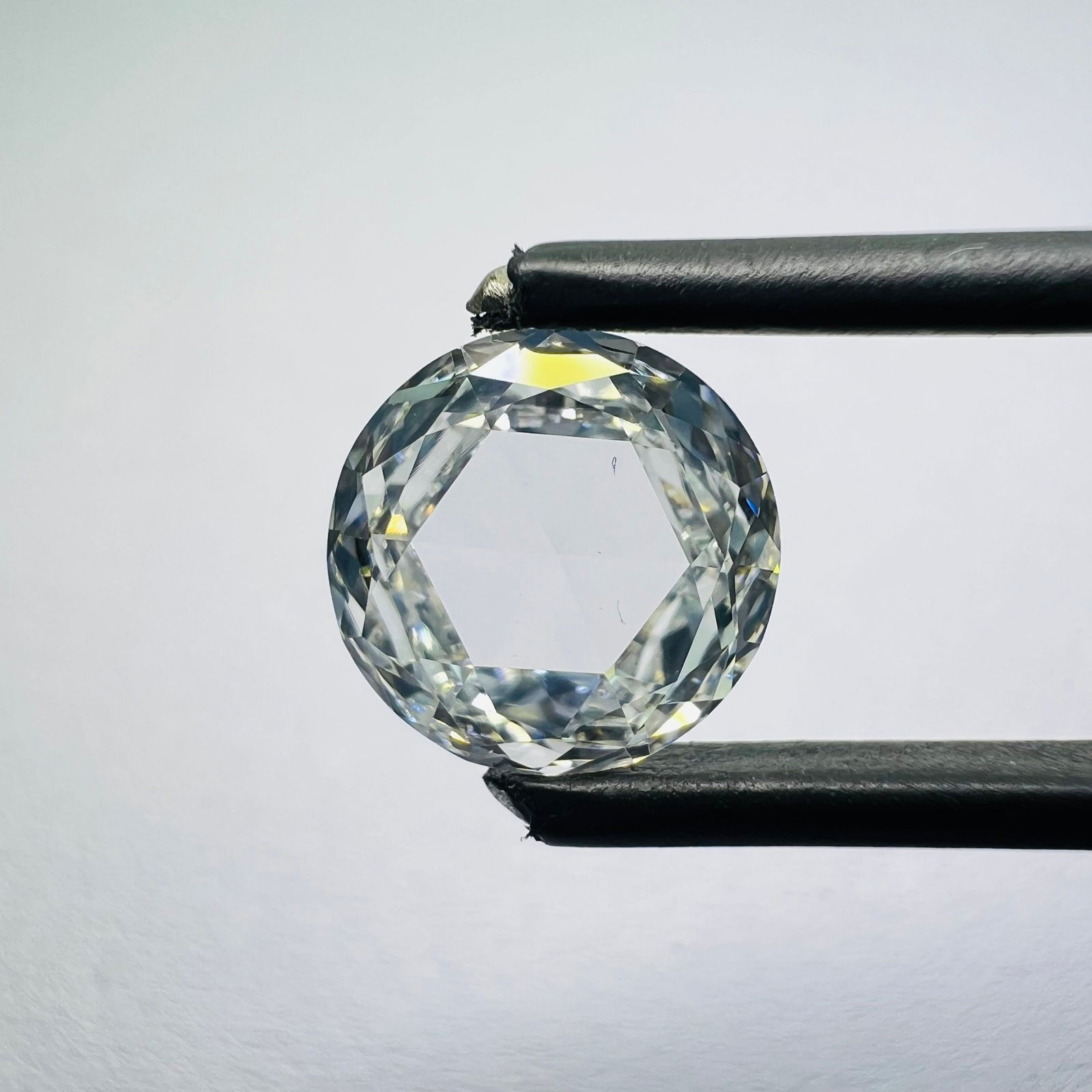 Loose Diamond - ROSE 1.19ct E VS1: Loose Diamond - ROSE 1.19ct E VS1 Source: This is a real non-mined Diamond that has been grown in a lab Shape: ROSE Carats: 1.19 Color: E Clarity: VS1 Certification: NONE The Diamond Depot