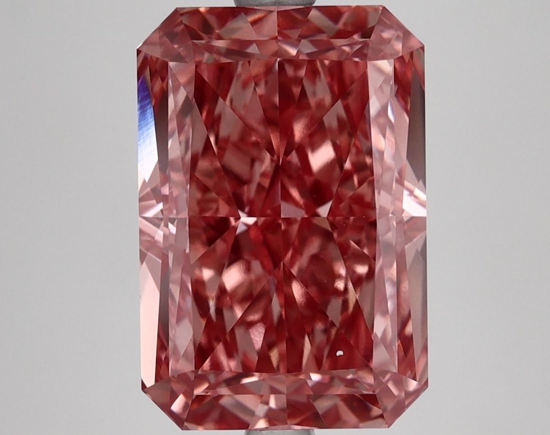 Loose Diamond - RADIANT 5.55ct Fancy Vivid Pink VS1: Loose Diamond - RADIANT 5.55ct Fancy Vivid Pink VS1 Source: This is a real non-mined Diamond that has been grown in a lab Shape: RADIANT Carats: 5.55 Color: Fancy Vivid Pink Certification: IGI Video: