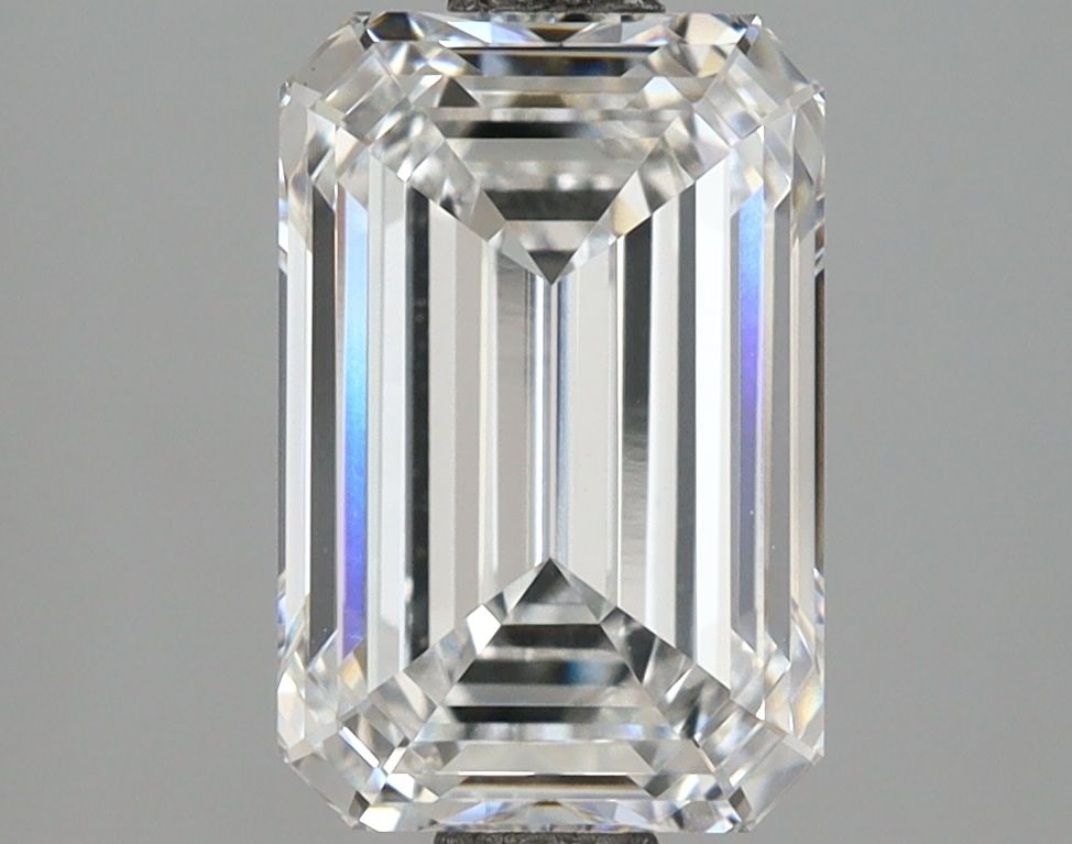 Loose Diamond - EMERALD 2.55ct D VVS1: Loose Diamond - EMERALD 2.55ct D VVS1 Source: This is a real non-mined Diamond that has been grown in a lab Shape: EMERALD Carats: 2.55 Color: D Clarity: VVS1 Certification: IGI Video: