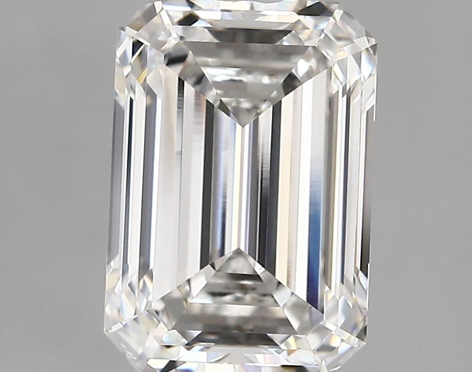 Loose Diamond - EMERALD 3.9ct E VVS2: Loose Diamond - EMERALD 3.9ct E VVS2 Source: This is a real non-mined Diamond that has been grown in a lab Shape: EMERALD Carats: 3.9 Color: E Clarity: VVS2 Certification: IGI Video: