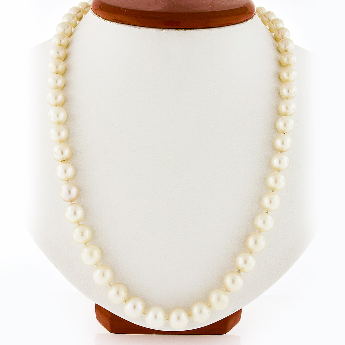 Elegant 30 Inch Cultured Pearl Single Strand Necklace 8-8.5mm: Elegant 30 Inch Cultured Pearl Single Strand Necklace 8-8.5mm Elevate your style with this Classic 30" Long Cultured Pearl Single Strand Necklace. Featuring a stunning collection of 84 genuine round c