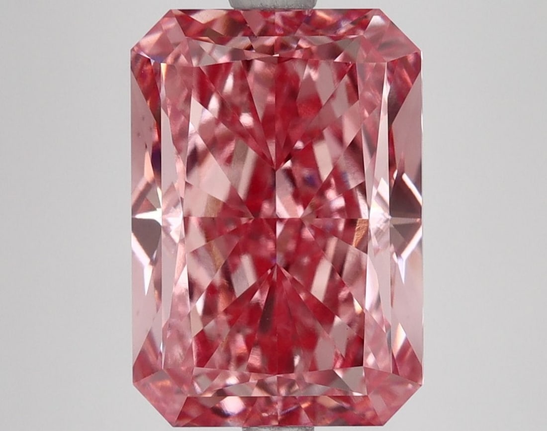 Loose Diamond - RADIANT 5.61ct Fancy Vivid Pink VS1: Loose Diamond - RADIANT 5.61ct Fancy Vivid Pink VS1 Source: This is a real non-mined Diamond that has been grown in a lab Shape: RADIANT Carats: 5.61 Color: Fancy Vivid Pink Certification: IGI Video: