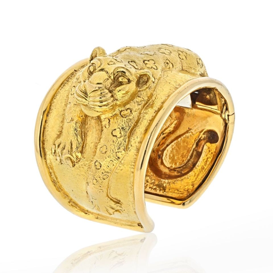 David Webb Kingdom Collection Platinum 18K Gold Leopard Cuff Bracelet: David Webb Kingdom Collection Platinum 18K Gold Leopard Cuff Bracelet This exquisite David Webb bracelet features a stunning combination of platinum and 18K yellow gold. The vintage design showcases a