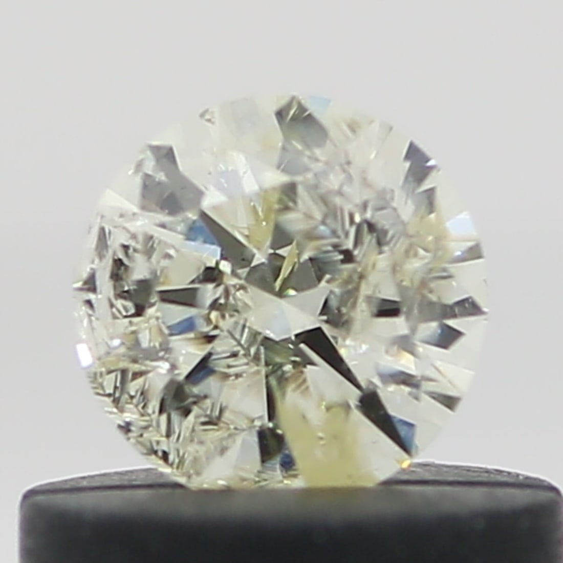 Loose Diamond - ROUND 0.33ct O-P I3: Loose Diamond - ROUND 0.33ct O-P I3 Source: Natural Shape: ROUND Carats: 0.33 Color: O-P Certification: NONE Video: