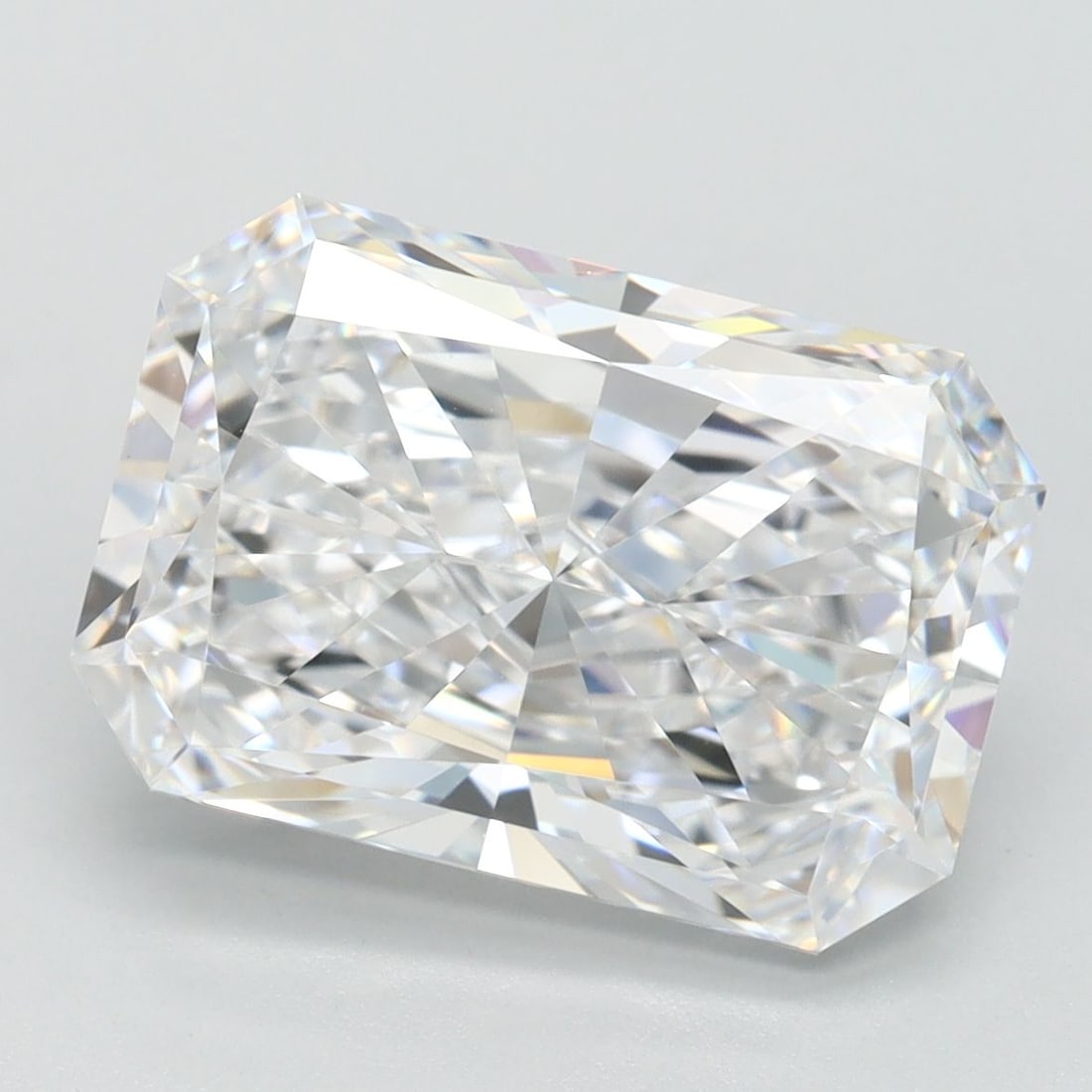 Loose Diamond - RADIANT 4.05ct D IF: Loose Diamond - RADIANT 4.05ct D IF Source: This is a real non-mined Diamond that has been grown in a lab Shape: RADIANT Carats: 4.05 Color: D Clarity: IF Certification: IGI Video: