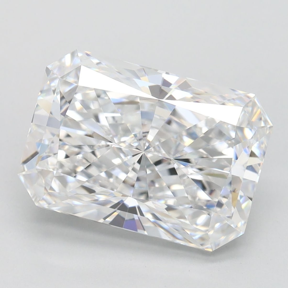 Loose Diamond - RADIANT 4.15ct D IF: Loose Diamond - RADIANT 4.15ct D IF Source: This is a real non-mined Diamond that has been grown in a lab Shape: RADIANT Carats: 4.15 Color: D Clarity: IF Certification: IGI Video: