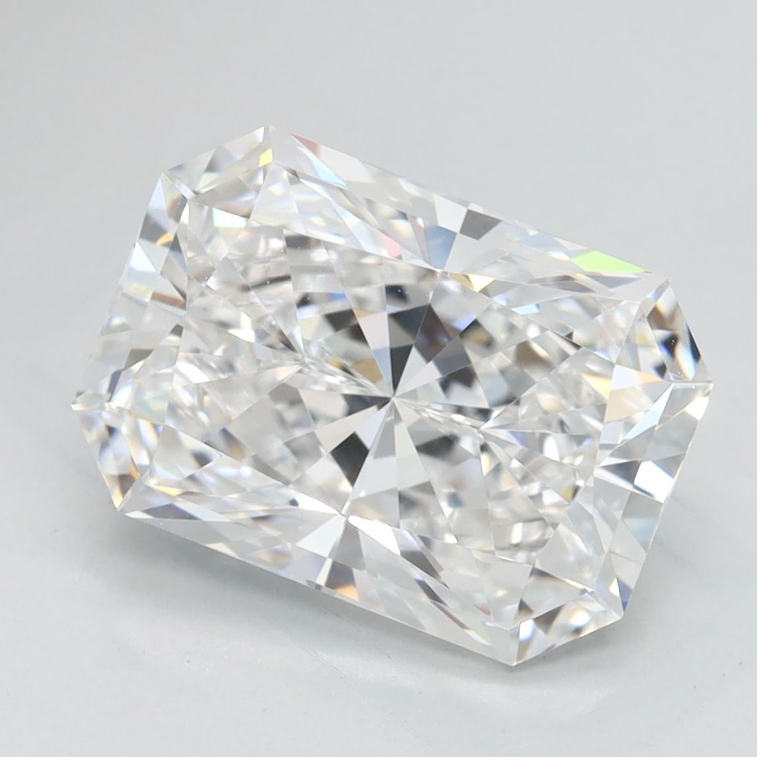 Loose Diamond - RADIANT 3.33ct D IF: Loose Diamond - RADIANT 3.33ct D IF Source: This is a real non-mined Diamond that has been grown in a lab Shape: RADIANT Carats: 3.33 Color: D Clarity: IF Certification: GIA Video: Video Link The