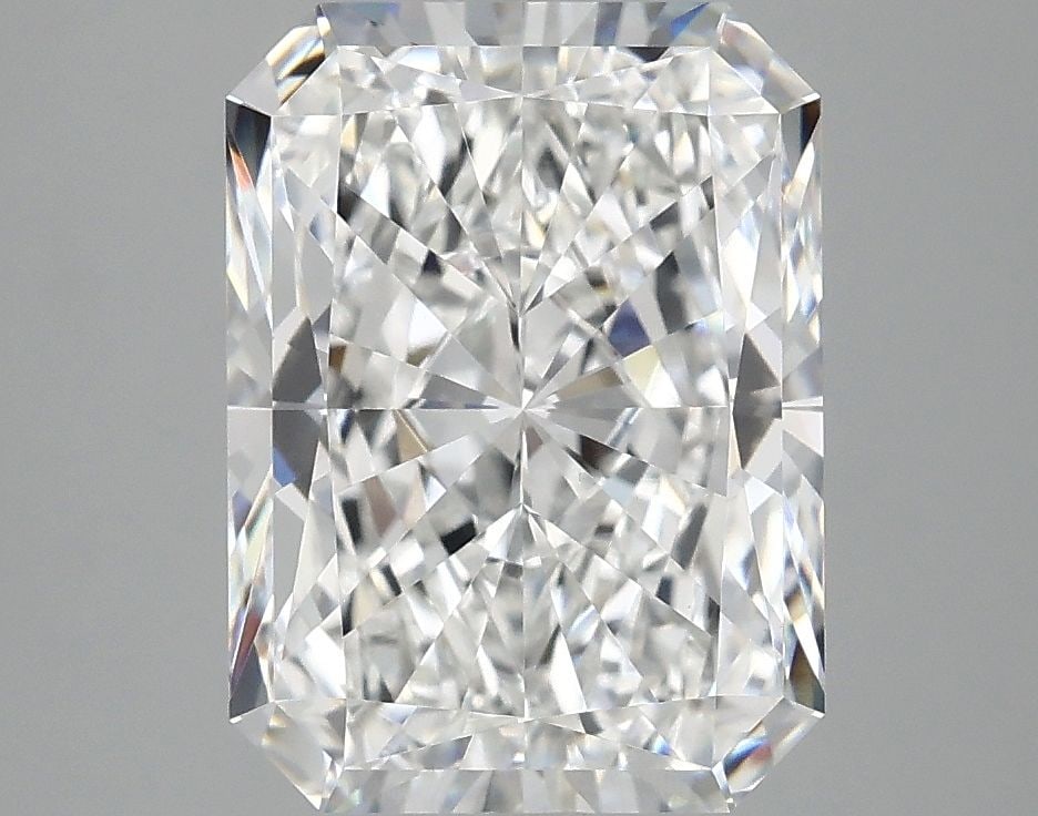 Loose Diamond - RADIANT 3.72ct E VS1: Loose Diamond - RADIANT 3.72ct E VS1 Source: This is a real non-mined Diamond that has been grown in a lab Shape: RADIANT Carats: 3.72 Color: E Clarity: VS1 Certification: IGI Video: Video Link The