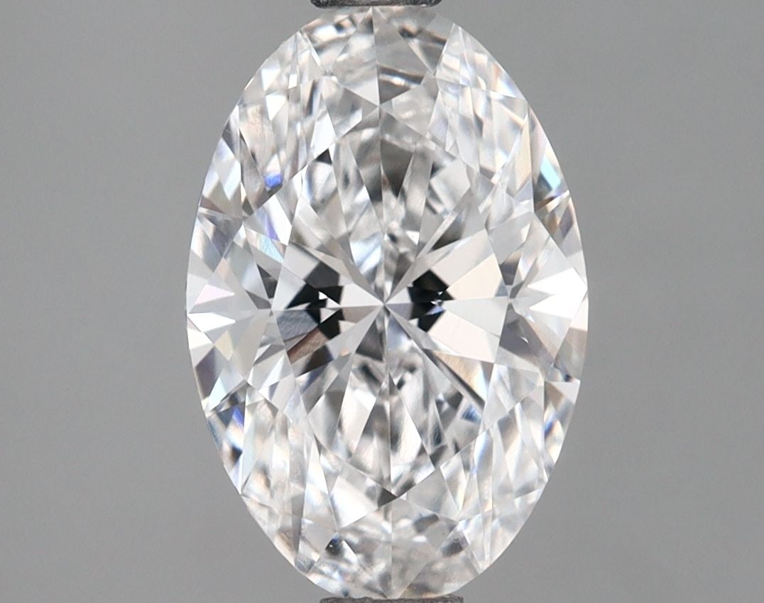 Loose Diamond - OVAL 1.63ct E VS1: Loose Diamond - OVAL 1.63ct E VS1 Source: This is a real non-mined Diamond that has been grown in a lab Shape: OVAL Carats: 1.63 Color: E Clarity: VS1 Certification: IGI Video: Video Link The
