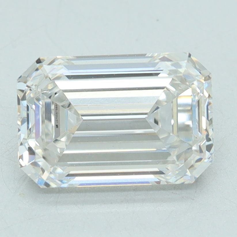 Loose Diamond - EMERALD 1.56ct E VS1: Loose Diamond - EMERALD 1.56ct E VS1 Source: This is a real non-mined Diamond that has been grown in a lab Shape: EMERALD Carats: 1.56 Color: E Clarity: VS1 Certification: IGI Video: