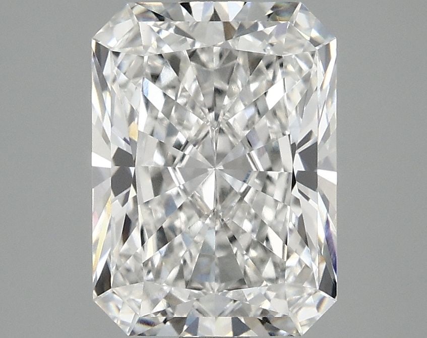 Loose Diamond - RADIANT 3.06ct E VVS2: Loose Diamond - RADIANT 3.06ct E VVS2 Source: This is a real non-mined Diamond that has been grown in a lab Shape: RADIANT Carats: 3.06 Color: E Clarity: VVS2 Certification: IGI Video: Video Link 