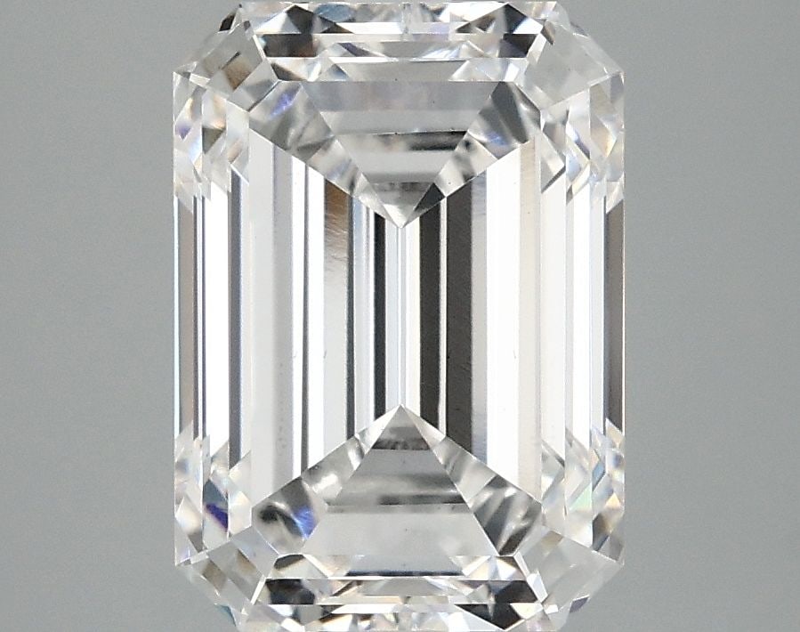 Loose Diamond - EMERALD 4.05ct E VS1: Loose Diamond - EMERALD 4.05ct E VS1 Source: This is a real non-mined Diamond that has been grown in a lab Shape: EMERALD Carats: 4.05 Color: E Clarity: VS1 Certification: IGI Video: Video Link The
