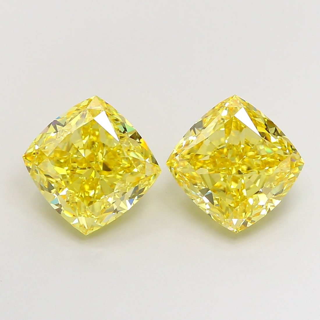 Loose Diamond - CUSHION MODIFIED 5.07ct Fancy Vivid Yellow VVS2: Loose Diamond - CUSHION MODIFIED 5.07ct Fancy Vivid Yellow VVS2 Source: This is a real non-mined Diamond that has been grown in a lab Shape: CUSHION MODIFIED Carats: 5.07 Color: Fancy Vivid Yellow Cer