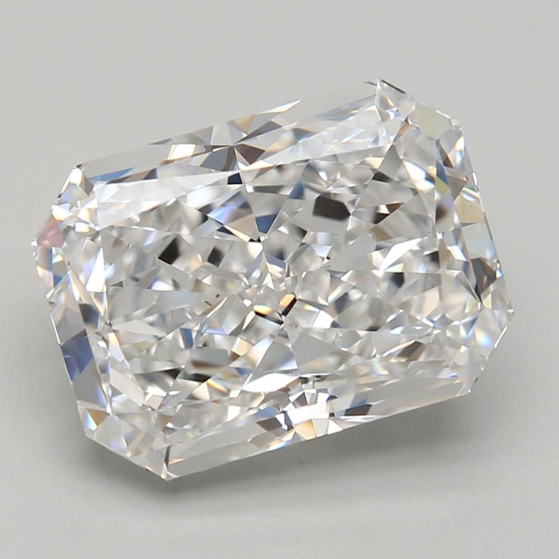 Loose Diamond - RADIANT 6.34ct D IF: Loose Diamond - RADIANT 6.34ct D IF Source: This is a real non-mined Diamond that has been grown in a lab Shape: RADIANT Carats: 6.34 Color: D Clarity: IF Certification: GIA Video: Video Link The