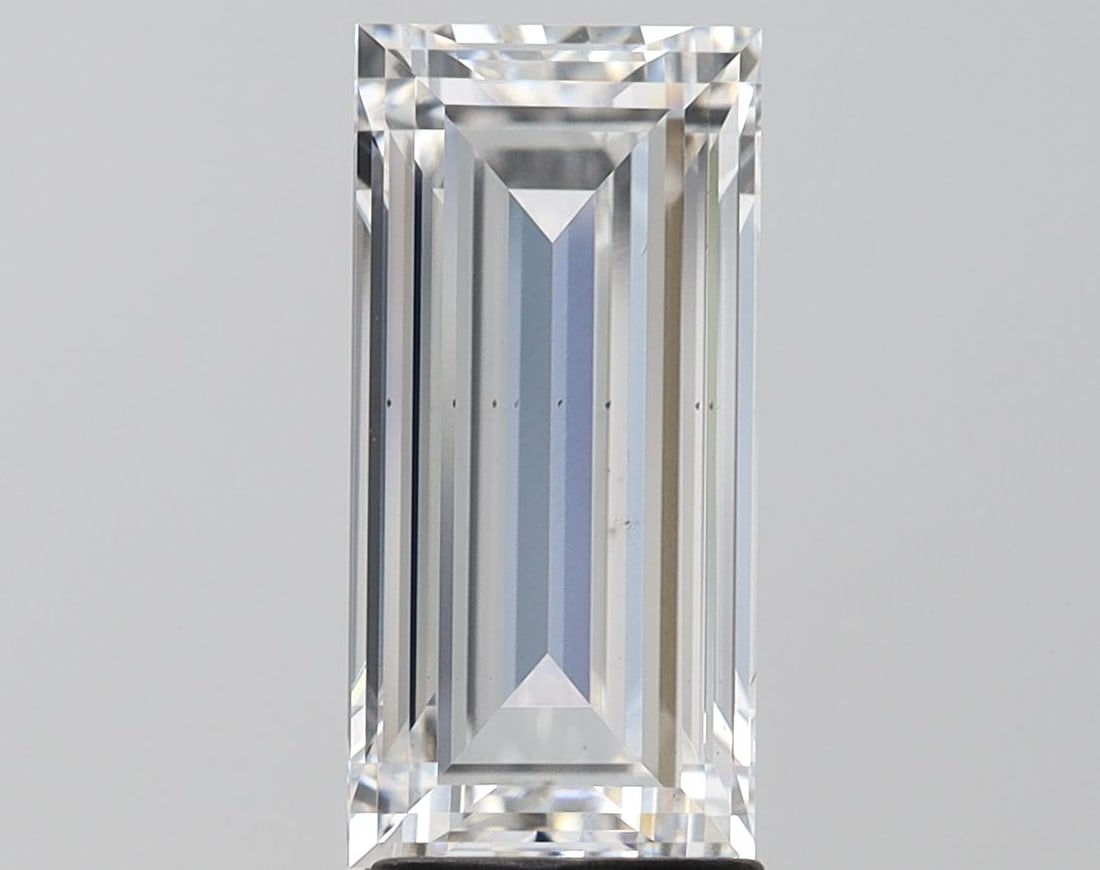 Loose Diamond - BAGUETTE 3.25ct E VS2: Loose Diamond - BAGUETTE 3.25ct E VS2 Source: This is a real non-mined Diamond that has been grown in a lab Shape: BAGUETTE Carats: 3.25 Color: E Clarity: VS2 Certification: IGI Video: Video Link 