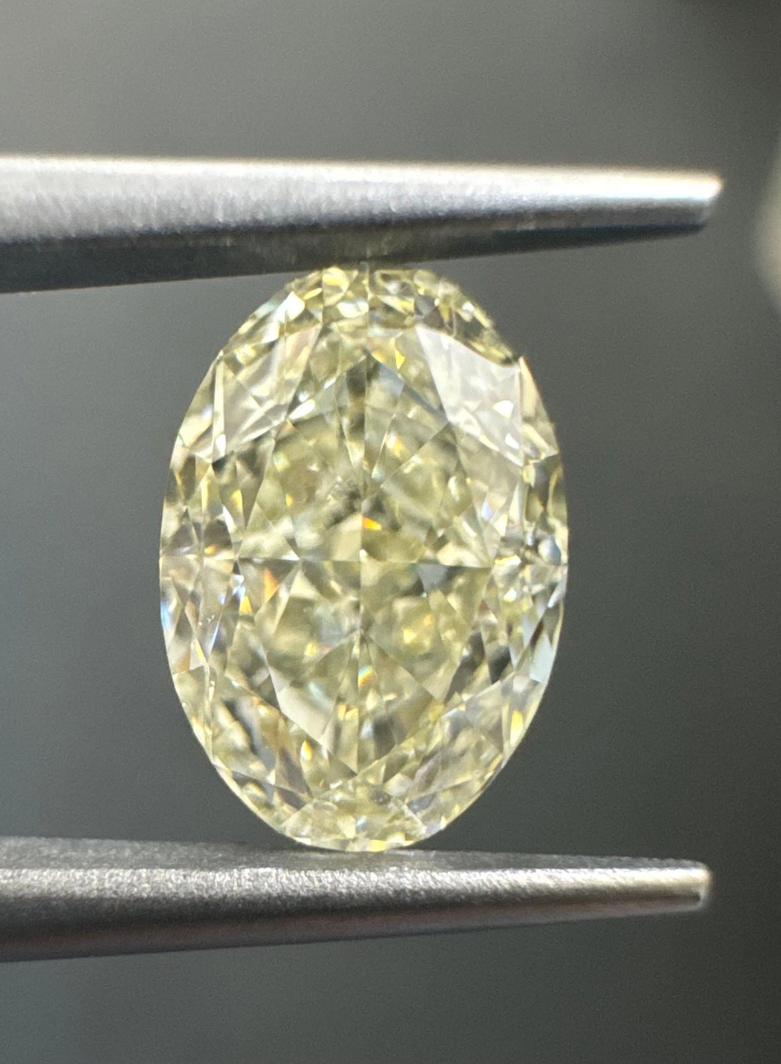 Loose Diamond - OVAL 1.01ct S-T VS2: Loose Diamond - OVAL 1.01ct S-T VS2 Source: Natural Shape: OVAL Carats: 1.01 Color: S-T Certification: GIA Video: