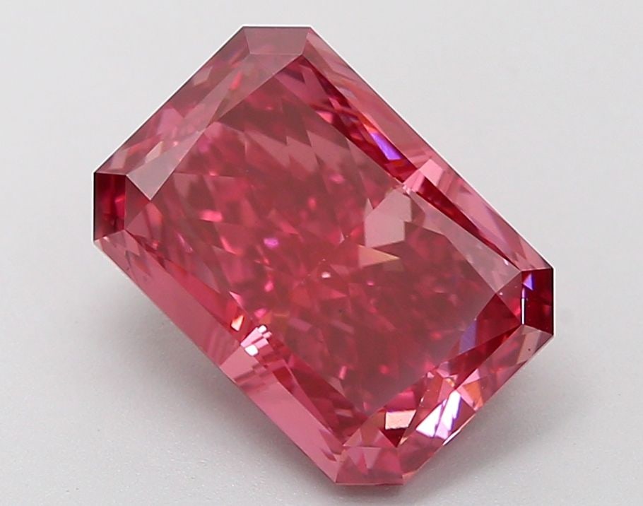 Loose Diamond - RADIANT 4.05ct Fancy Vivid Pink VS2: Loose Diamond - RADIANT 4.05ct Fancy Vivid Pink VS2 Source: This is a real non-mined Diamond that has been grown in a lab Shape: RADIANT Carats: 4.05 Color: Fancy Vivid Pink Certification: IGI Video: