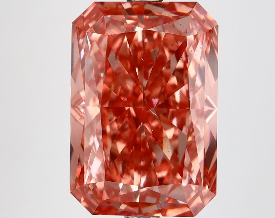 Loose Diamond - RADIANT 6.2ct Fancy Vivid Pink VS2: Loose Diamond - RADIANT 6.2ct Fancy Vivid Pink VS2 Source: This is a real non-mined Diamond that has been grown in a lab Shape: RADIANT Carats: 6.2 Color: Fancy Vivid Pink Certification: IGI Video:
