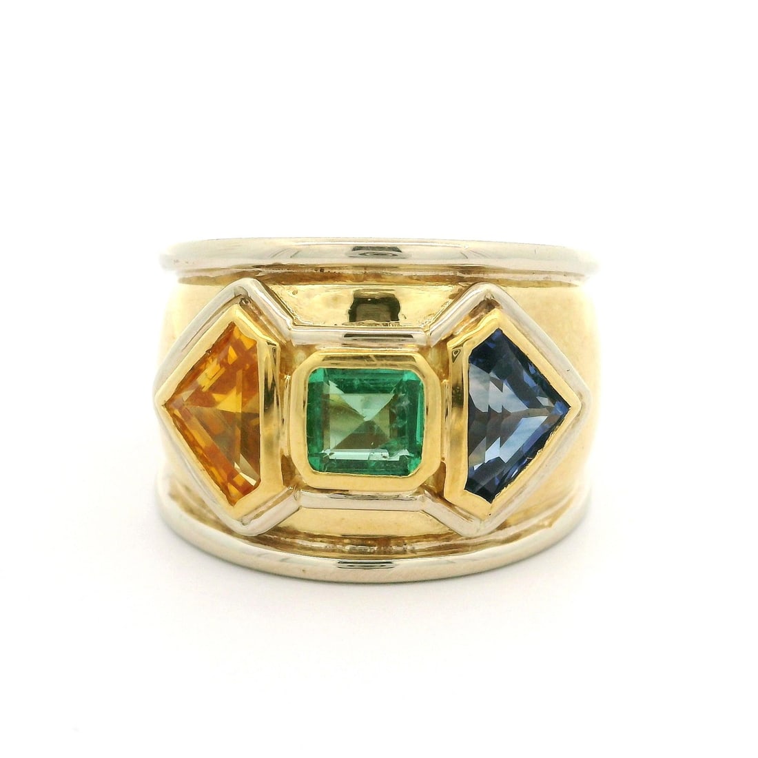 18K Yellow Gold 2.65ct Emerald Sapphire Bombe Cocktail Ring: 18K Yellow Gold 2.65ct Emerald Sapphire Bombe Cocktail Ring This stunning wide domed bombe cocktail band ring is crafted from solid 18k yellow gold and features a striking combination of natural gemst