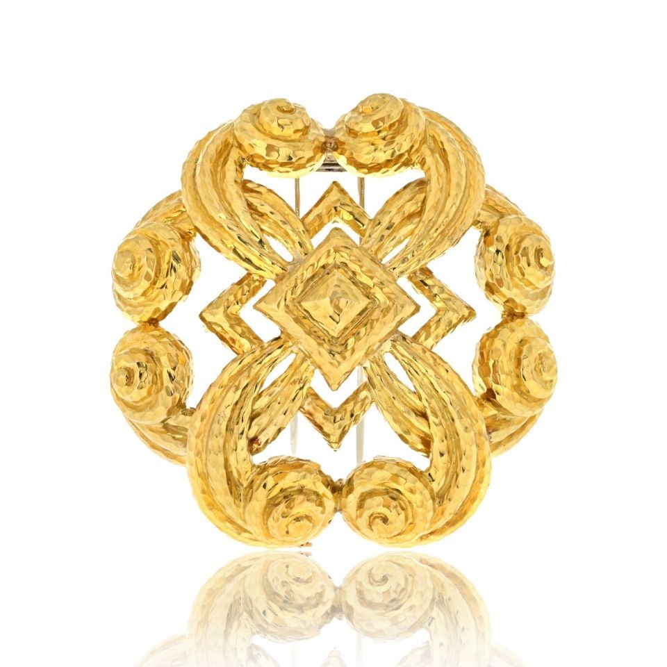 David Webb Platinum 18K Yellow Gold Scrolled Hammered Brooch 2.5 Inches: David Webb Platinum 18K Yellow Gold Scrolled Hammered Brooch 2.5 Inches This exquisite David Webb brooch features a unique scrolled hammered design crafted from a luxurious combination of platinum and
