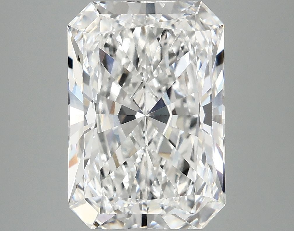 Loose Diamond - RADIANT 4.09ct E VVS2: Loose Diamond - RADIANT 4.09ct E VVS2 Source: This is a real non-mined Diamond that has been grown in a lab Shape: RADIANT Carats: 4.09 Color: E Clarity: VVS2 Certification: IGI Video: