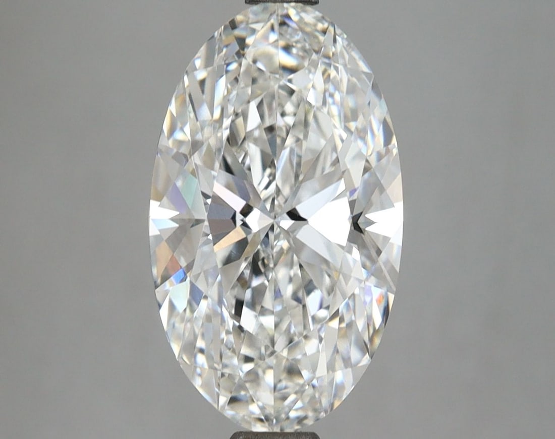 Loose Diamond - OVAL 3.74ct E VVS2: Loose Diamond - OVAL 3.74ct E VVS2 Source: This is a real non-mined Diamond that has been grown in a lab Shape: OVAL Carats: 3.74 Color: E Clarity: VVS2 Certification: IGI Video: Video Link The