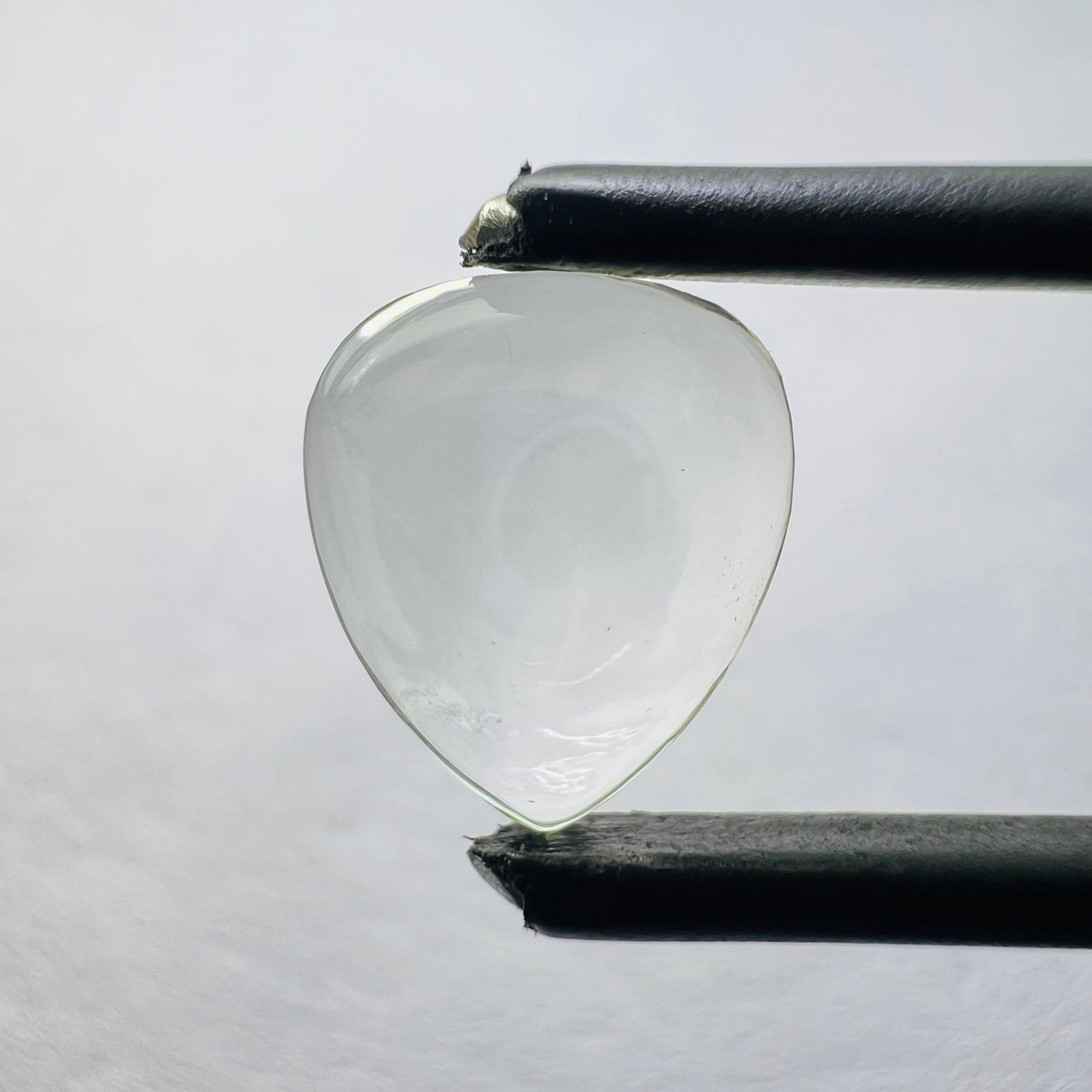 Loose Diamond - PEAR 2.56ct Brown VS2: Loose Diamond - PEAR 2.56ct Brown VS2 Source: This is a real non-mined Diamond that has been grown in a lab Shape: PEAR Carats: 2.56 Color: Brown Certification: NONE Video: