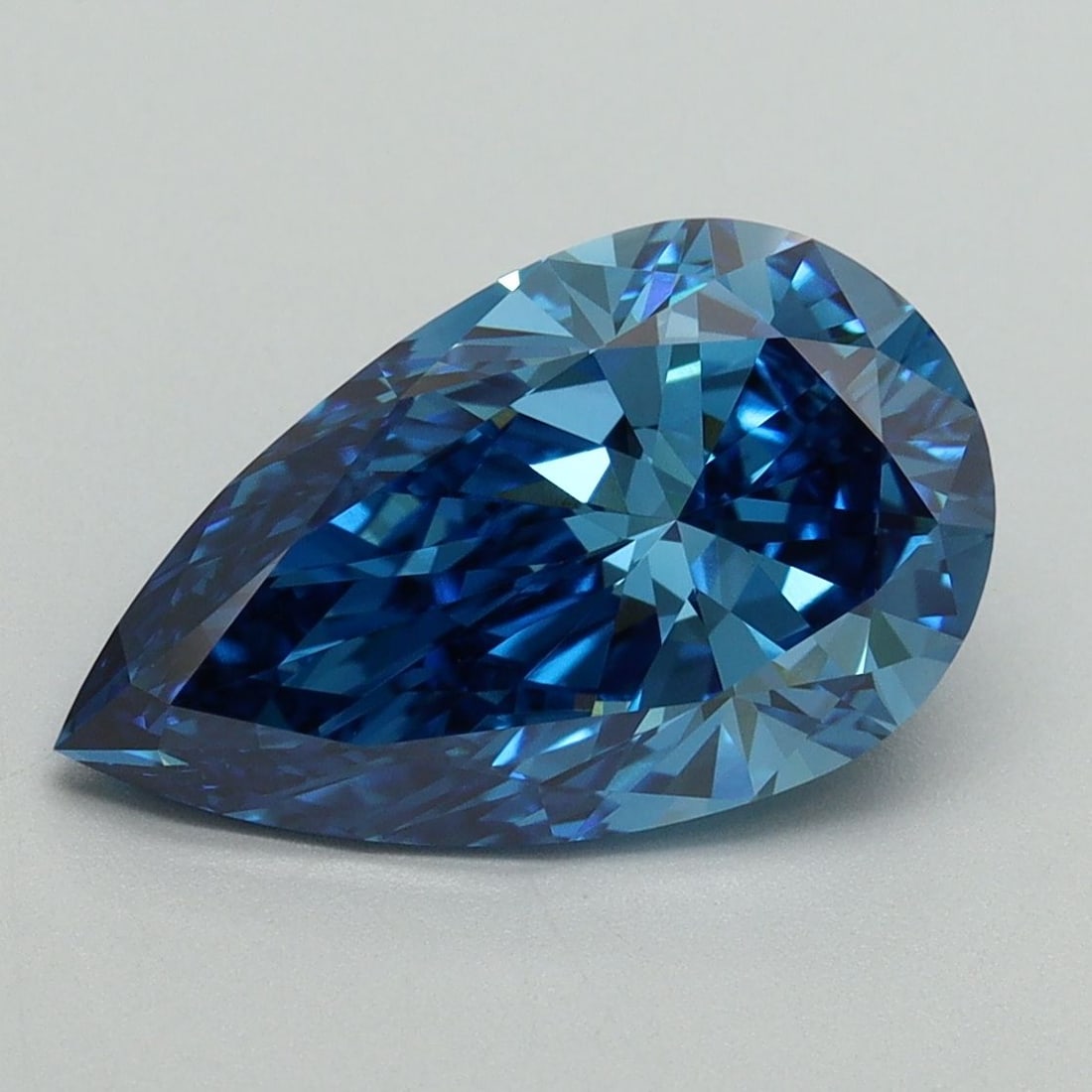 Loose Diamond - PEAR 3.1ct Fancy Vivid Blue VVS2: Loose Diamond - PEAR 3.1ct Fancy Vivid Blue VVS2 Source: This is a real non-mined Diamond that has been grown in a lab Shape: PEAR Carats: 3.1 Color: Fancy Vivid Blue Certification: IGI Video: