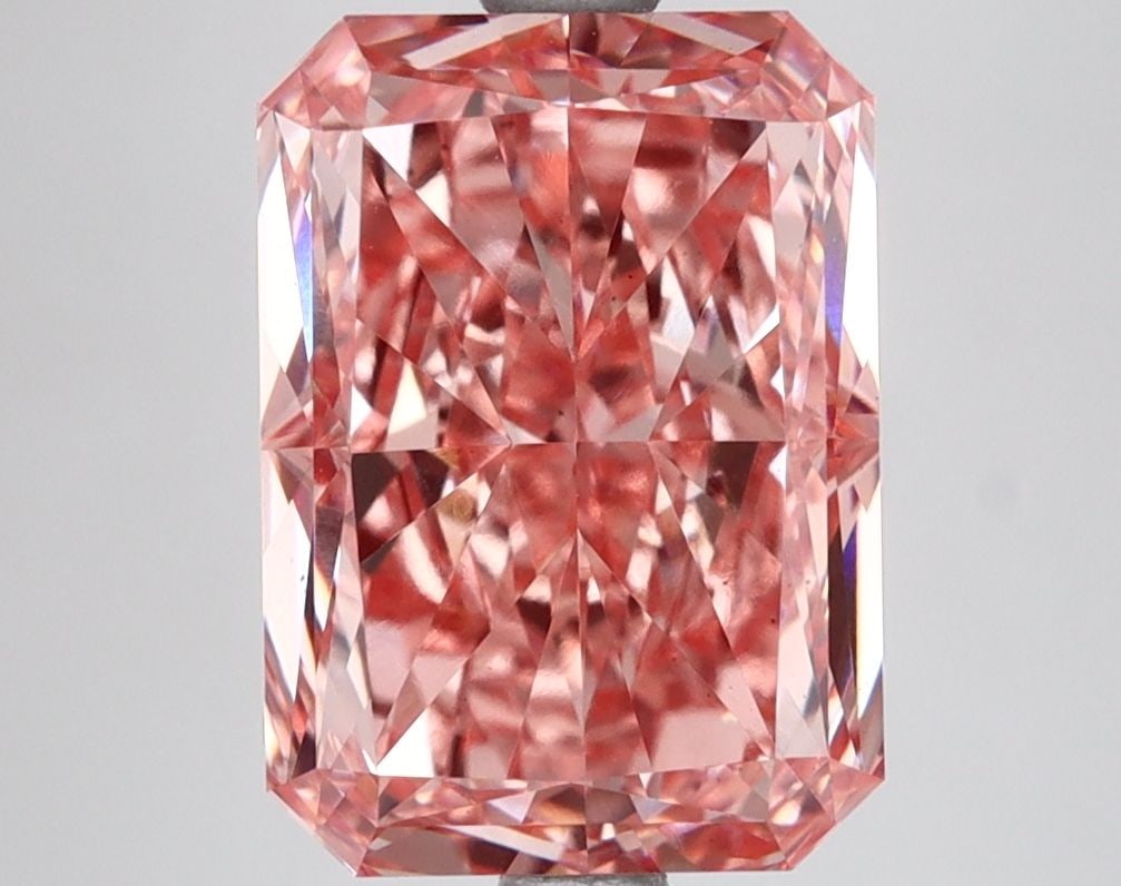 Loose Diamond - RADIANT 4.04ct Fancy Vivid Pink VS1: Loose Diamond - RADIANT 4.04ct Fancy Vivid Pink VS1 Source: This is a real non-mined Diamond that has been grown in a lab Shape: RADIANT Carats: 4.04 Color: Fancy Vivid Pink Certification: IGI Video: